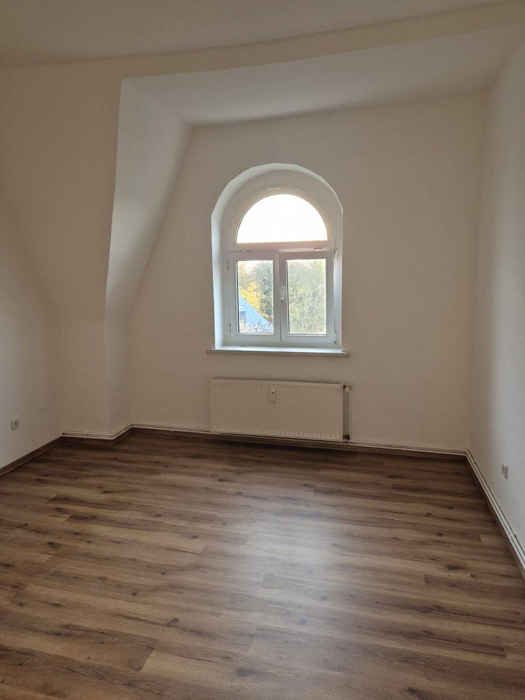 Thumbnail-Attraktive 2-Zimmer-DG-Wohnung