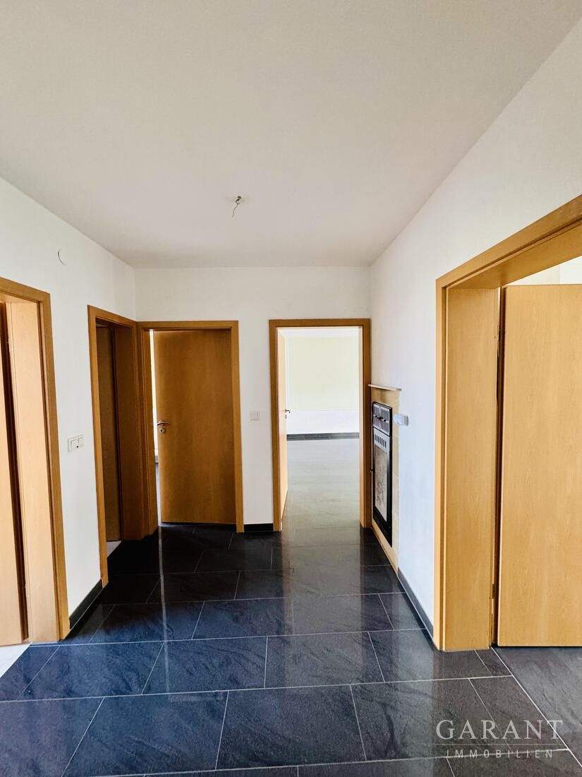 Thumbnail-Freundliche 4 Zimmer-Wohnung mit Balkon steht zum Einzug bereit