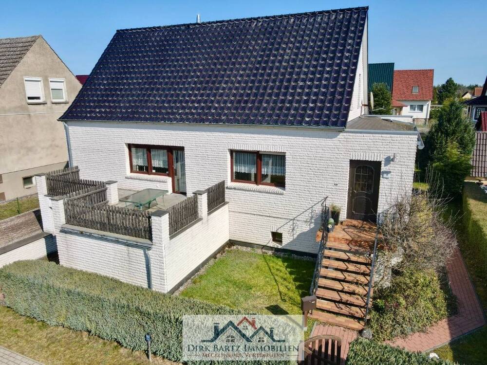 Thumbnail-Einfamilienhaus in ruhiger Seitenstraße am Ortsrand von Ducherow.