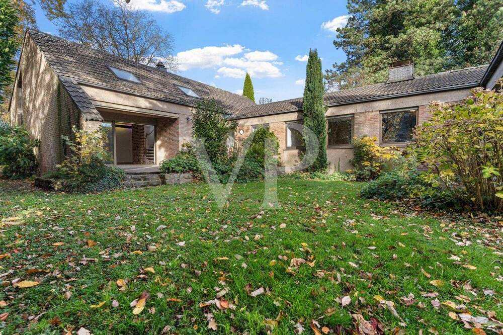 Thumbnail-Großzügiger Bungalow mit Indoorpool in Top-Lage von Laurensberg