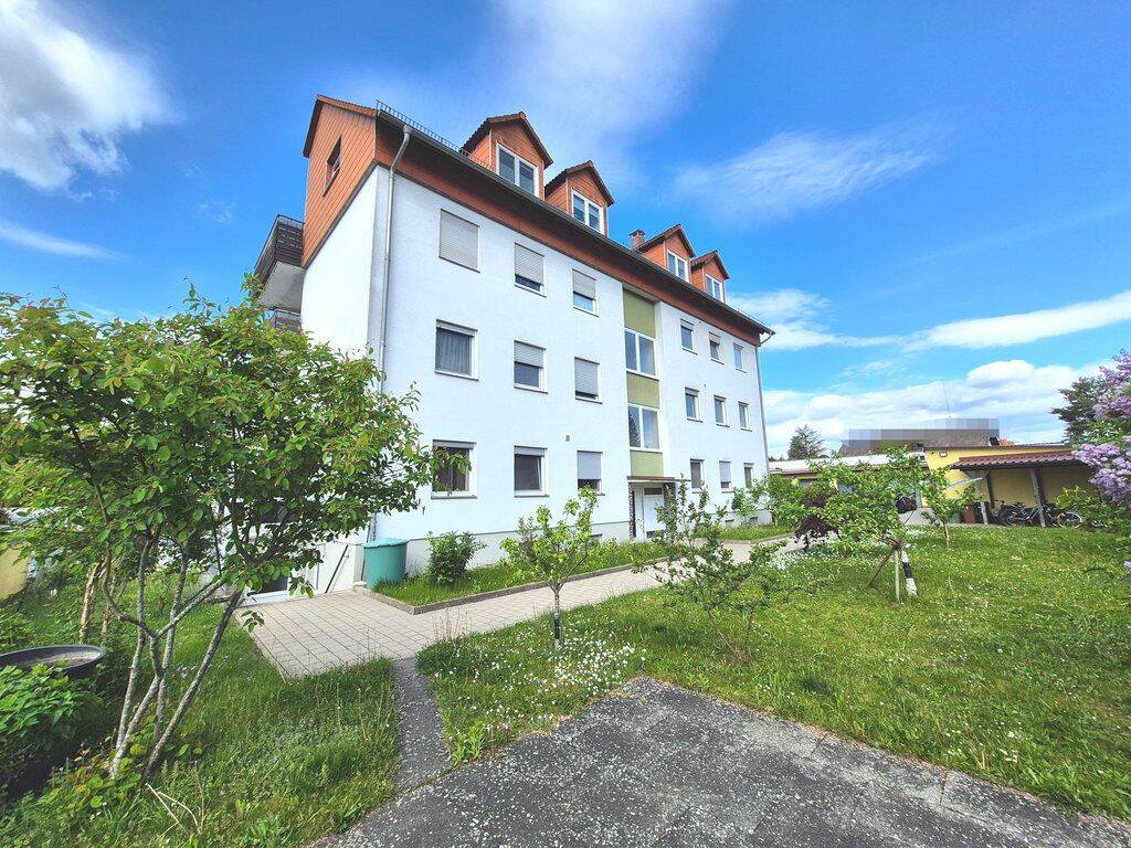 Thumbnail-Gepflegtes 8-Familienhaus mit Garagenhof auf großzügigem Grundstück und Entwicklungspotenzial
