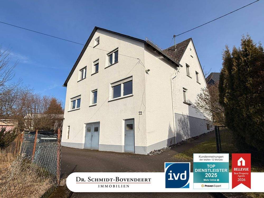 Thumbnail-Großzügiges Ein-Zweifamilienhaus mit Garagen und ca. 1.195 m² Grundstück!