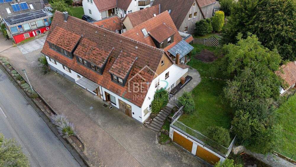 Thumbnail-Zwei Häuser, Gewerbe, Garagen & Freiflächen - vielseitiges Anwesen mit Potenzial