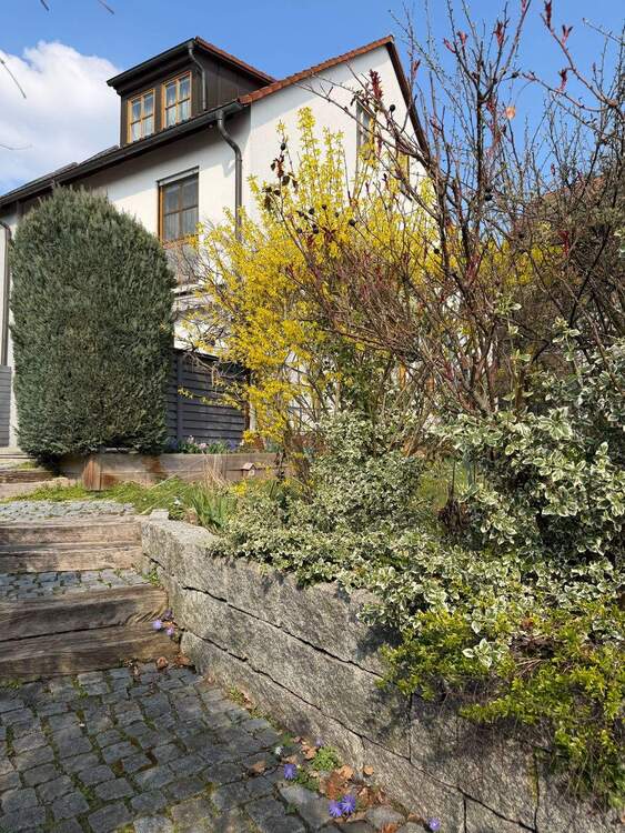Thumbnail-Bestlage - REH in Herzogenaurach Lohhof mit großem Garten