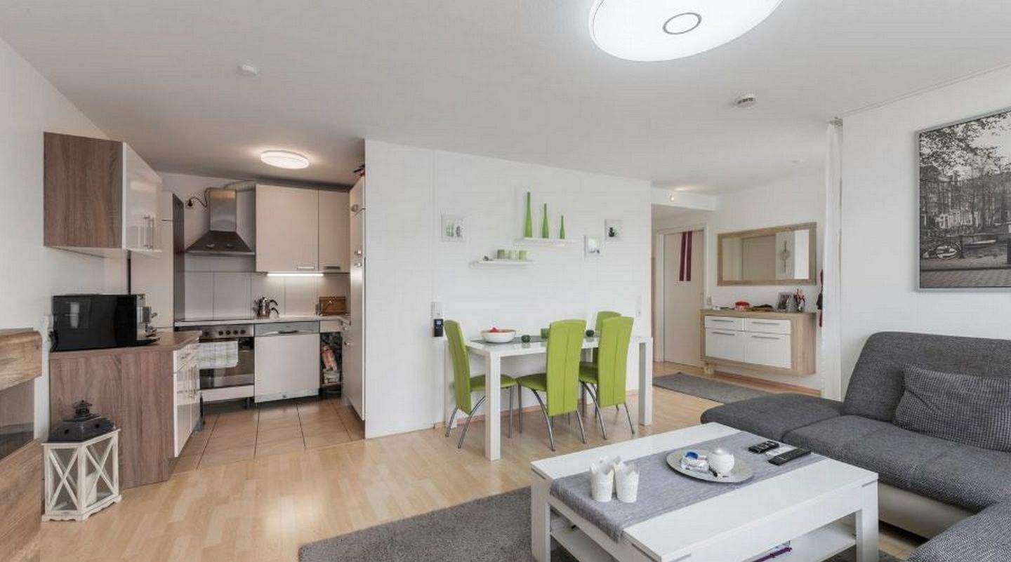 Thumbnail-Moderne 2-Zimmer-Wohnung mit Balkon in Esslingen am Neckar, Oberesslingen