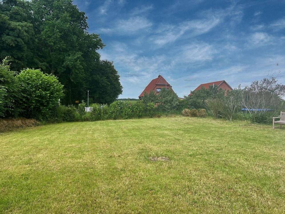 Thumbnail-Baugrundstück mit erteilter Baugenehmigung