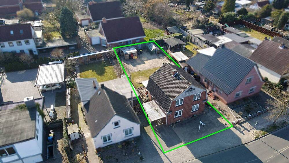 Thumbnail-Im Herzen von Uetersen: Großzügiges Einfamilienhaus mit vielseitig angelegtem Garten und PKW-Carport