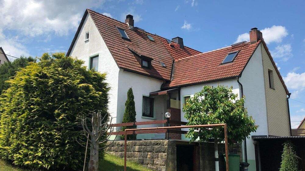 Thumbnail-Kleines Haus mit schönem Garten