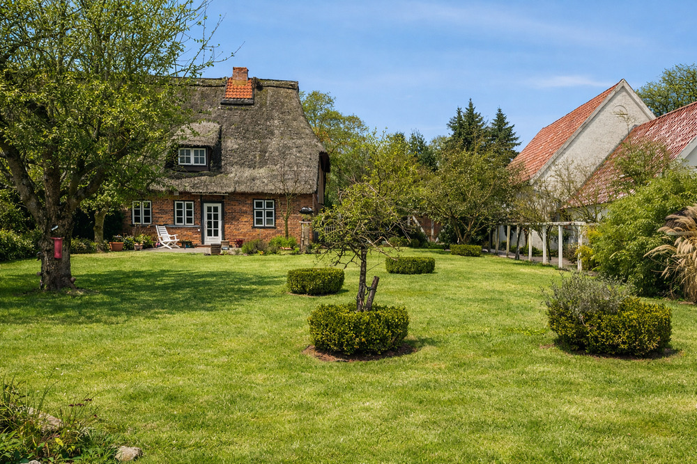 Thumbnail-Idyllisches Reetdachhaus in Feldrandlage Optionale Erweiterung durch Scheune mit 2 Wohneinheiten
