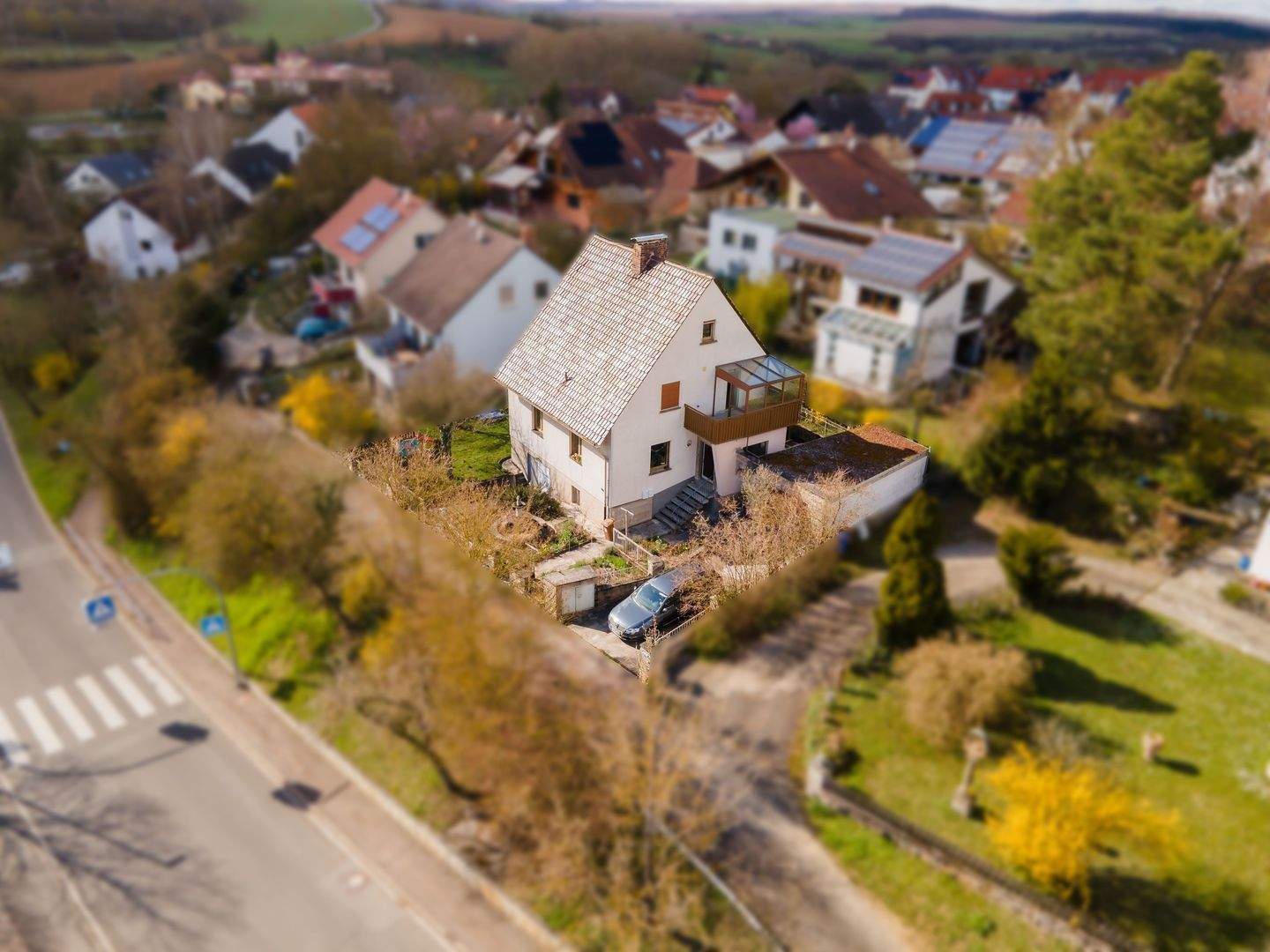 Thumbnail-Charmantes Zweifamilienhaus in ruhiger Lage von Würzburg-Rottenbauer