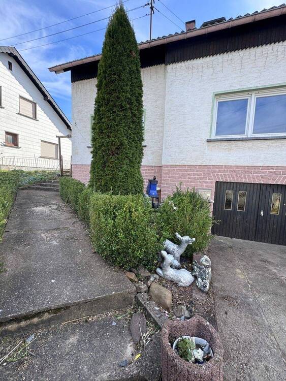 Thumbnail-Reserviert! Provisionsfrei! Freistehendes Einfamilienhaus in Schmelz-Limbach zu verkaufen!