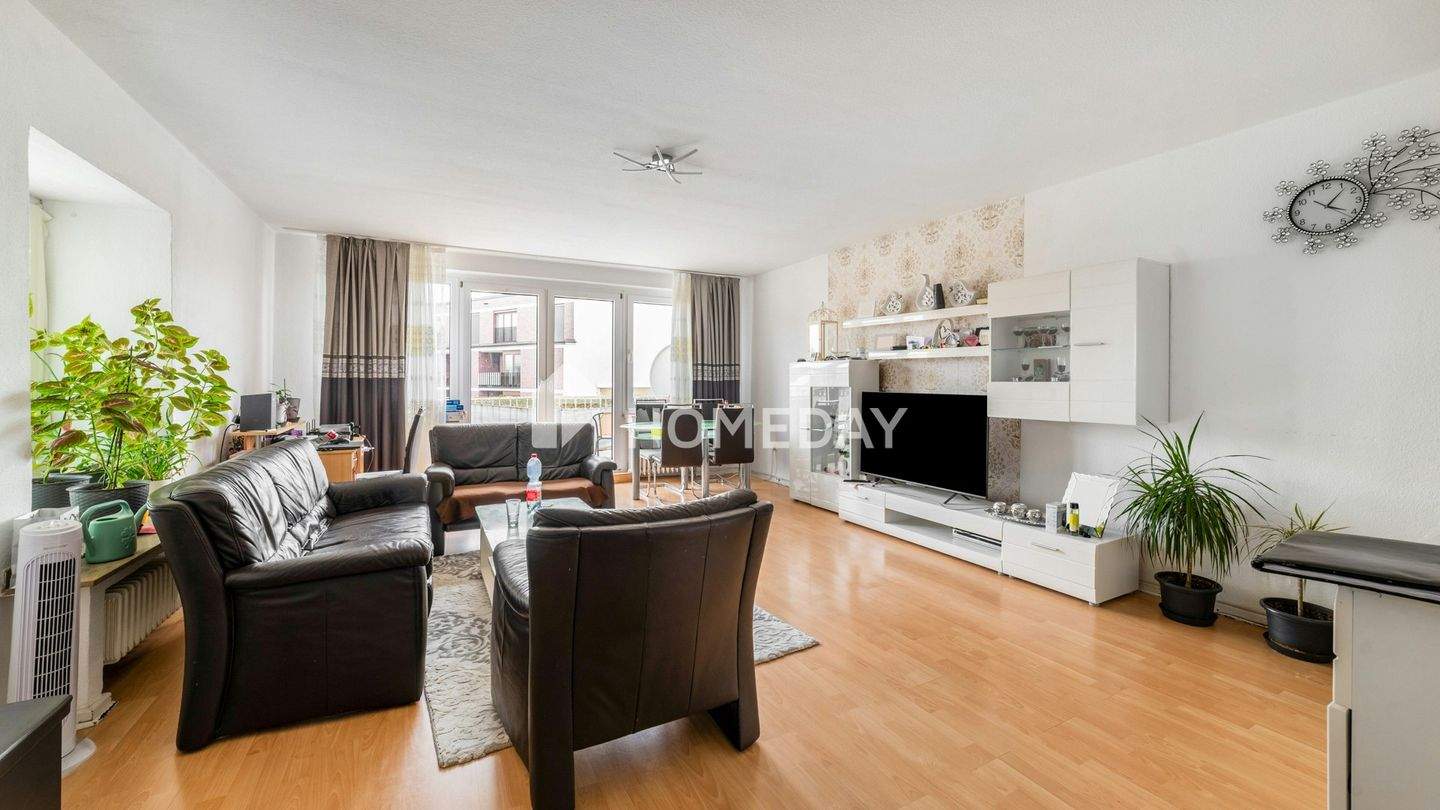 Thumbnail-Ideal geschnittene 4-Zimmer-Wohnung mit Balkon in gepflegtem Mehrfamilienhaus