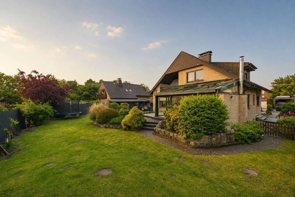 Thumbnail-Großzügiges Wohnen mit Südgarten, Wellness und möglicher Einliegerwohnung
