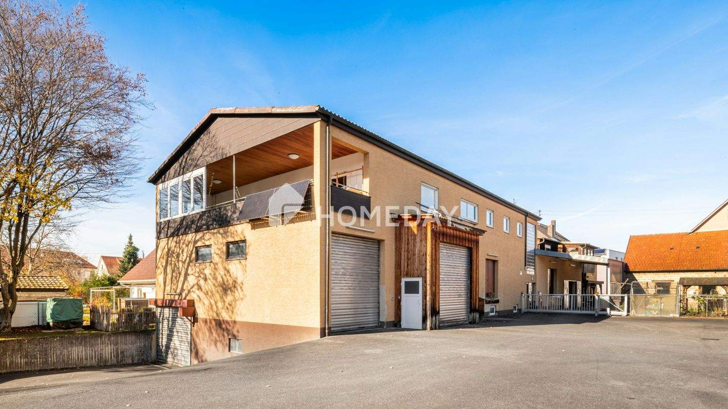 Thumbnail-Ideal für Familie & Handwerk: EFH mit 4 Garagen, Werkstatt, Lagerhalle, Balkon & Loggia in Mössingen