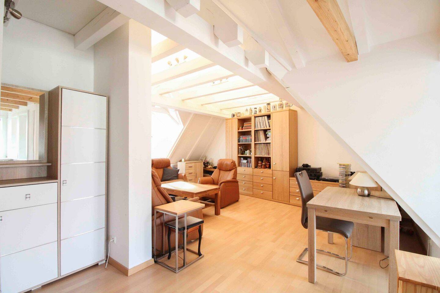 Thumbnail-Charmante Dachgeschosswohnung in denkmalgeschütztem Fachwerkhaus - vollständig saniert & modern