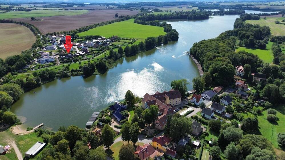 Thumbnail-Repräsentatives Einfamilienhaus mit eindrucksvollem Grundstück und Blick über den Penzliner Stadtsee