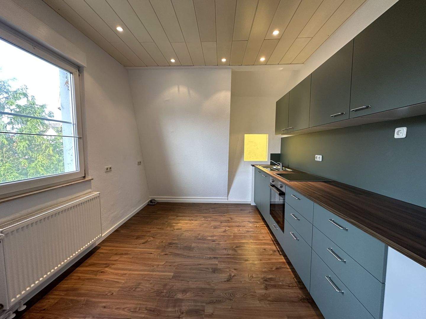 Thumbnail-Gemütliche 2 -Zimmer mit Wanne und EBK *Ihr neues Zuhause*