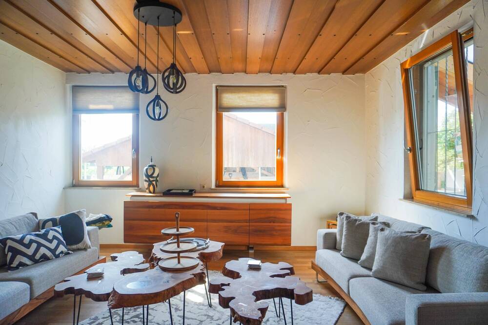 Thumbnail-GROSSZÜGIGES WOHNHAUS MIT AKTUELL 3 WOHNUNGEN