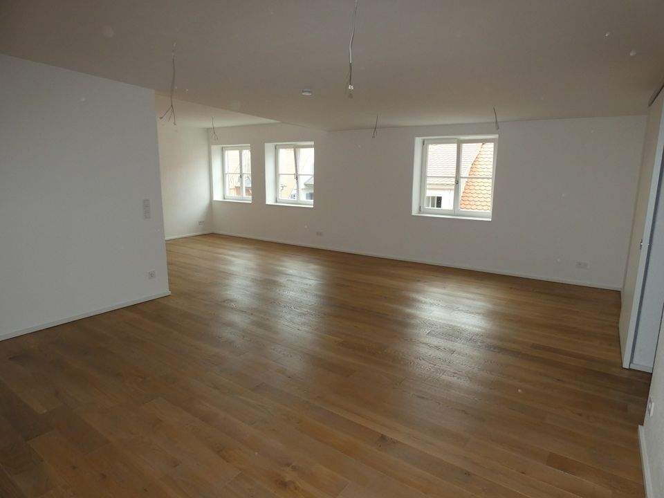 Thumbnail-**Gemütliche 2,5-Zimmer-Wohnung mit EBK in kernsaniertem Altbau Whg12 - ab sofort**