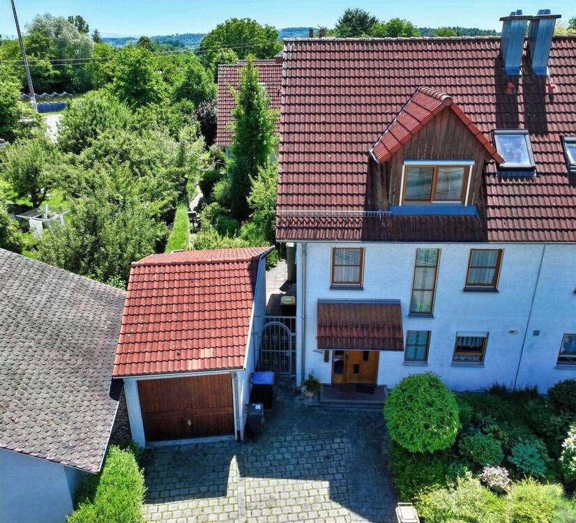 Thumbnail-DOPPELHAUSHÄLFTE MIT VIEL PLATZ