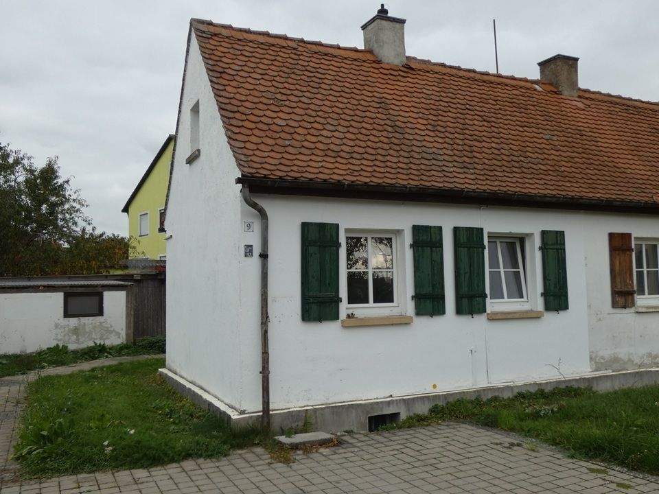 Thumbnail-Studenten aufgepasst: Appartment ( EG links ) - ab sofort