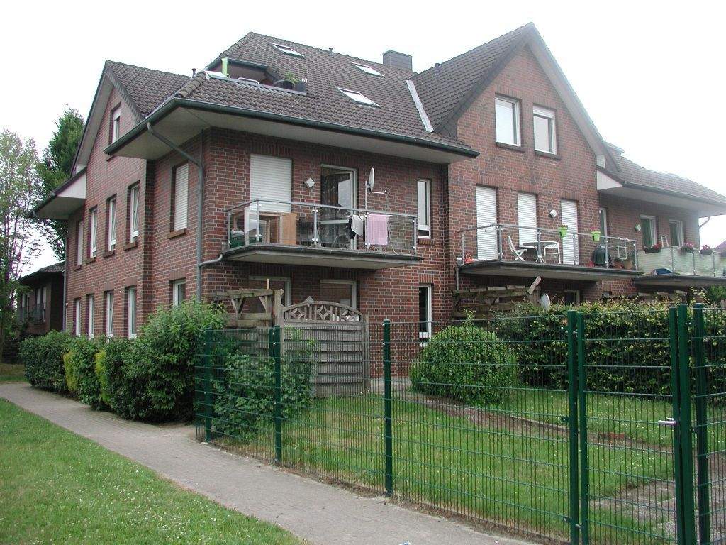 Thumbnail-Großzügige EG-Wohnung mit eigenem Garten