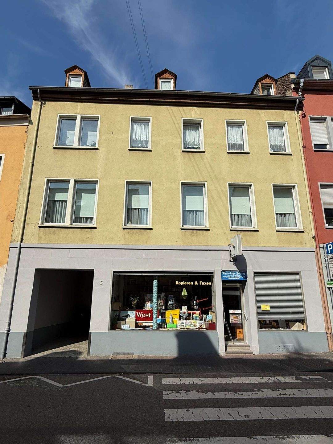 Thumbnail-Solides Mehrfamilienhaus mit 4 Einheiten in zentraler Lage