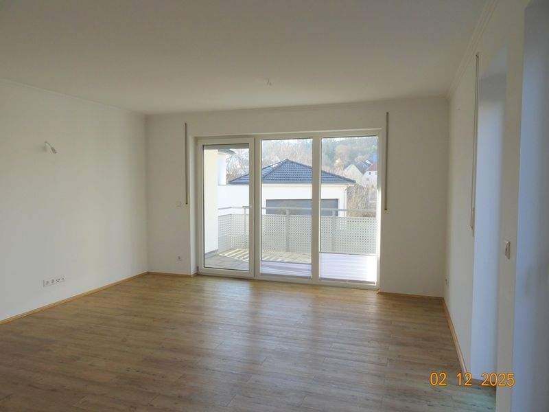 Thumbnail-Moderne 3,5-Zimmer-Wohnung mit Balkon und Aufzug - stilvoll wohnen im Herzen von Hüttlingen