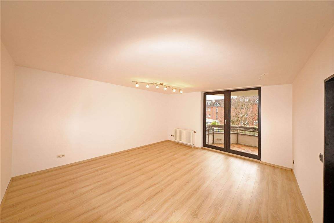 Thumbnail-Immobilien-Richter: Wohnung mit Balkon und sanierte Bäder in Ruhiger Lage von Krefeld