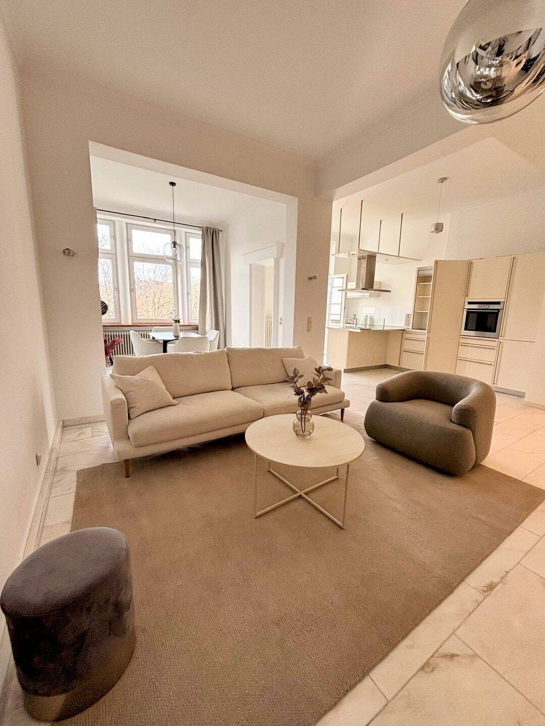Thumbnail-Schöne 3,5-Zimmer-Altbau-Wohnung mit Sonnenterrasse und Stellplatz