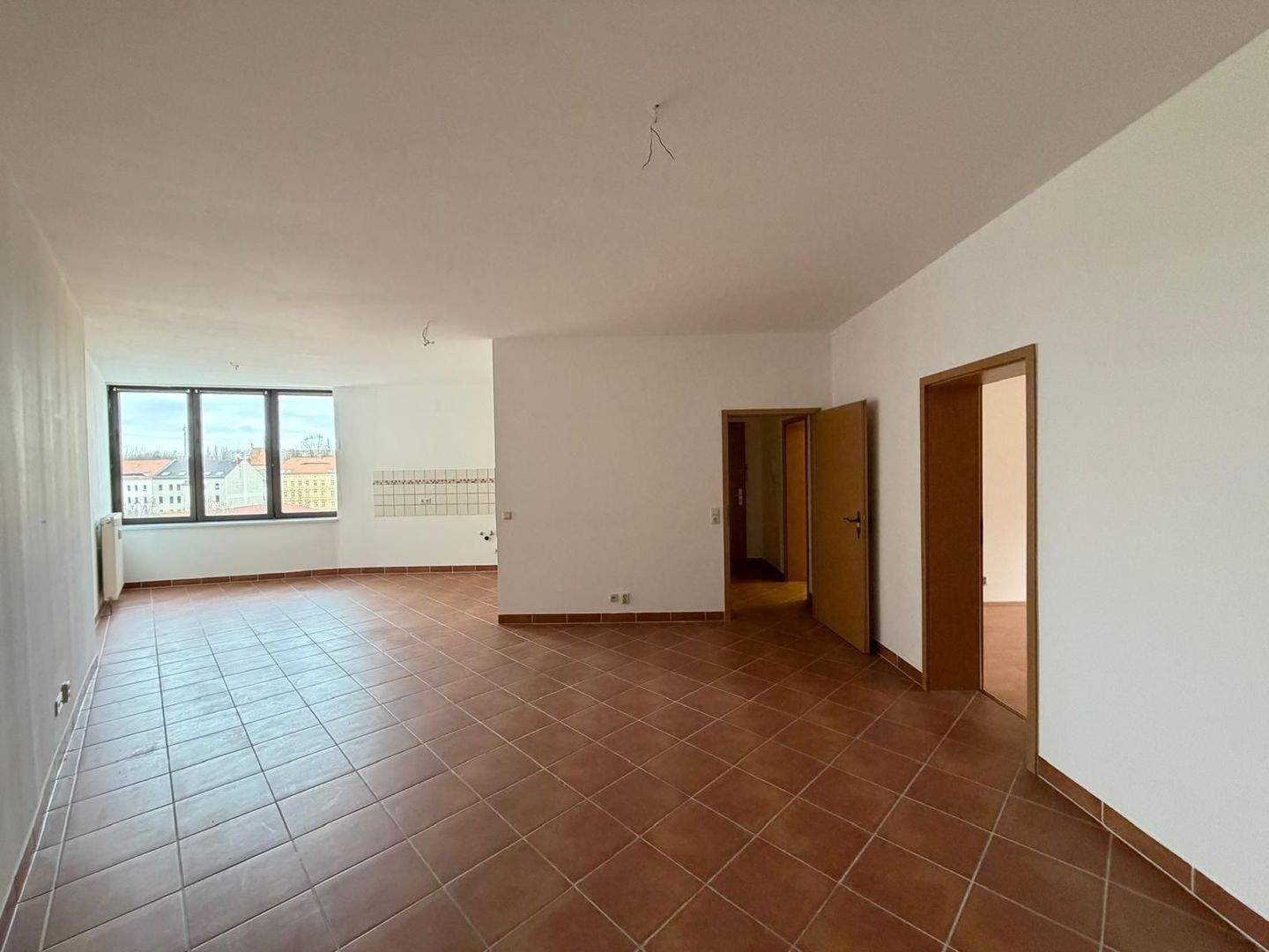 Thumbnail-geräumige 4- RWE mit Fahrstuhl und offener Küche !