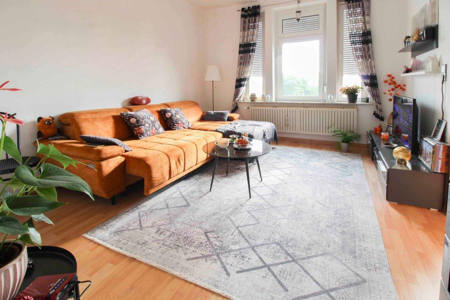 Thumbnail-Bezugsfrei: Charmante 2,5 Zimmer Stadtwohnung in Sackgassenlage