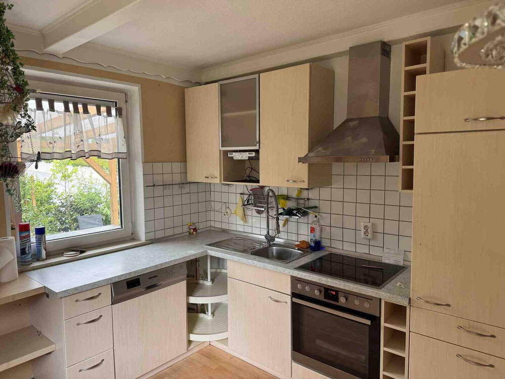 Thumbnail-3 Zimmerwohnung mit Balkon und großem Garten
