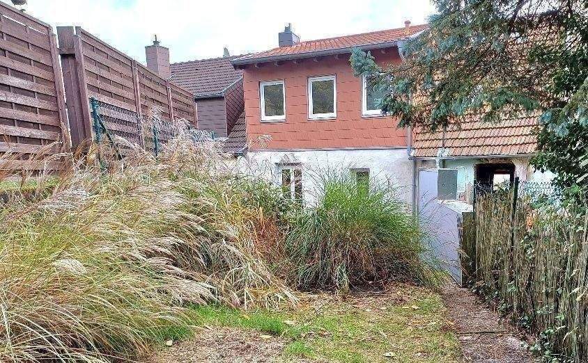 Thumbnail-Renoviert und saniert! Einfamilienhaus mit 2 Bäder, GWC, Innenhof, Terrasse, Garten und 2 Stellplätzen vorm Haus, in St. Ingbert (Nähe Krankenhaus))