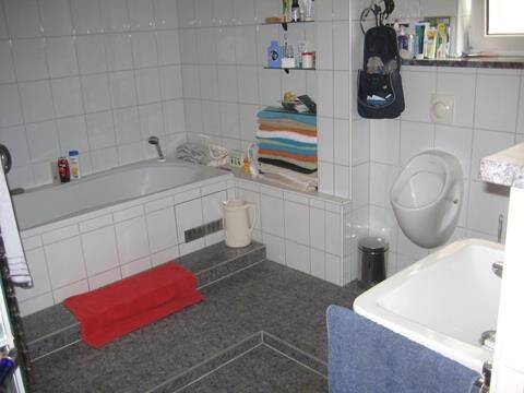 Thumbnail-Einfamilienhaus mit großer Scheune