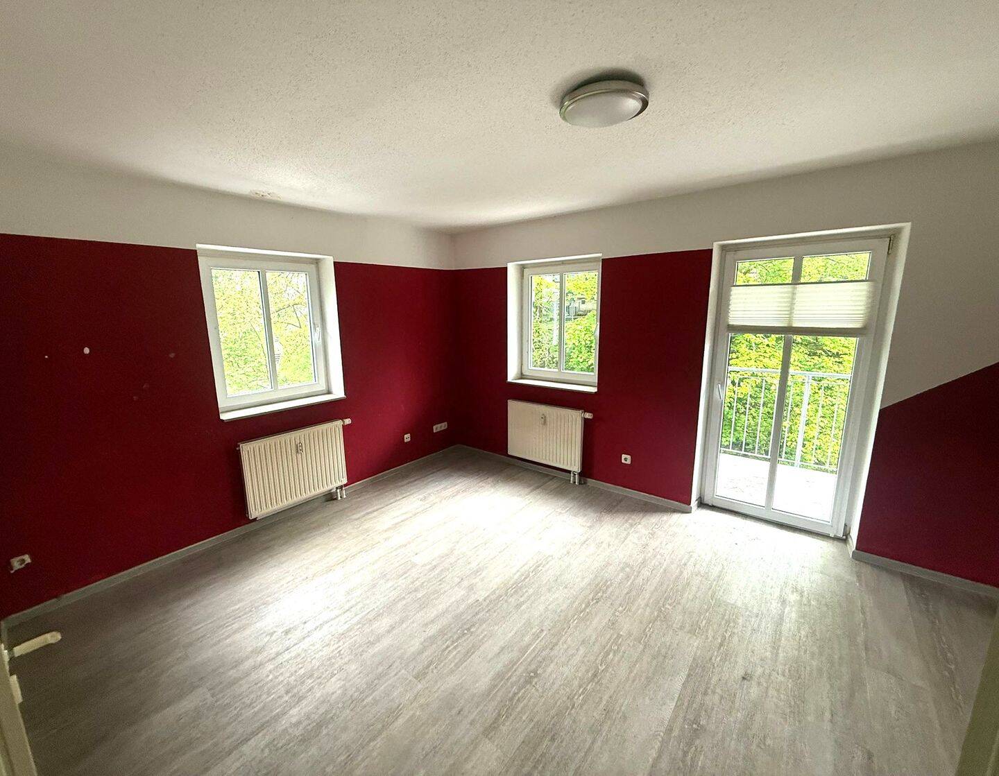 Thumbnail-2- Raumwohnung mit Balkon