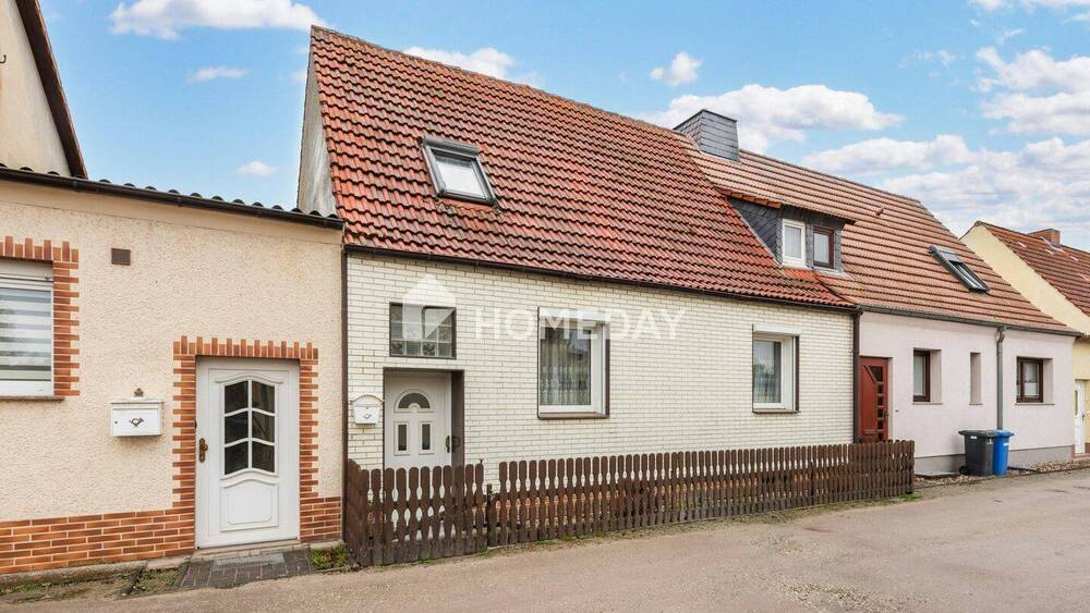 Thumbnail-Ruhig wohnen, kreativ gestalten: DHH mit Garagen und geräumigem Nebenhaus für Handwerker in Genthin