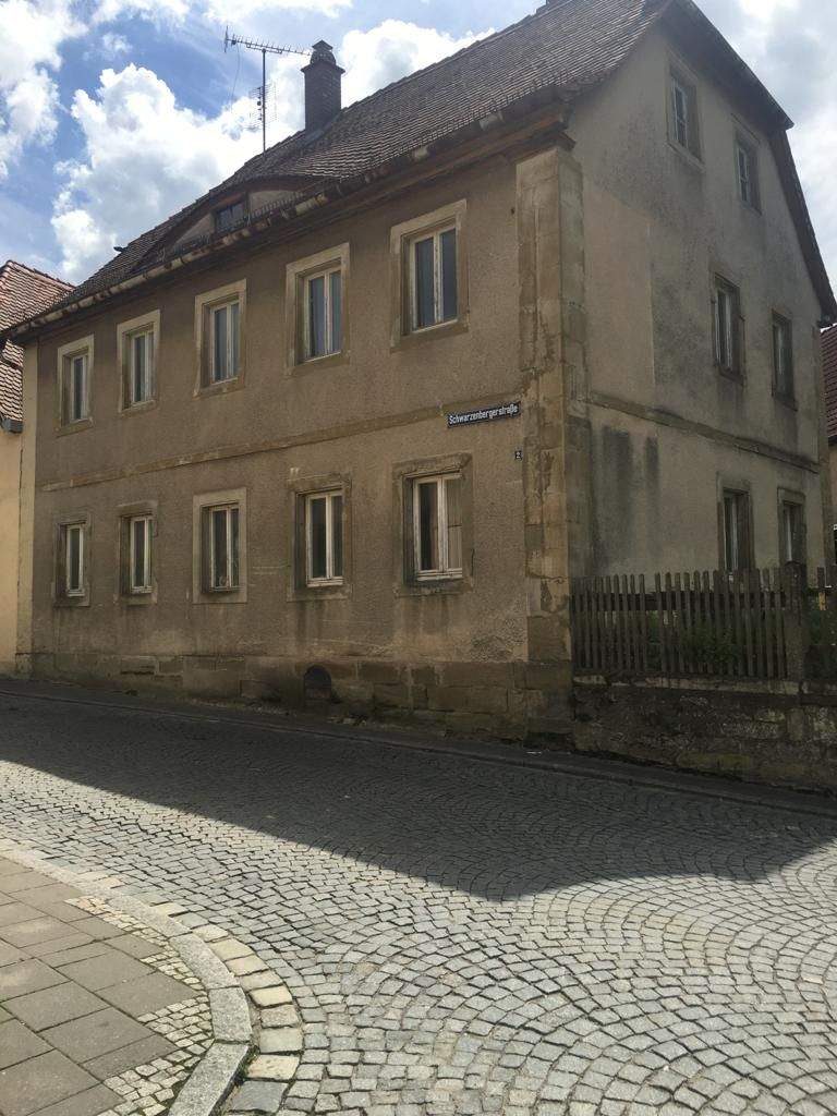 Thumbnail-Sanierungsbedürftiges Mehrfamilienhaus in Toplage