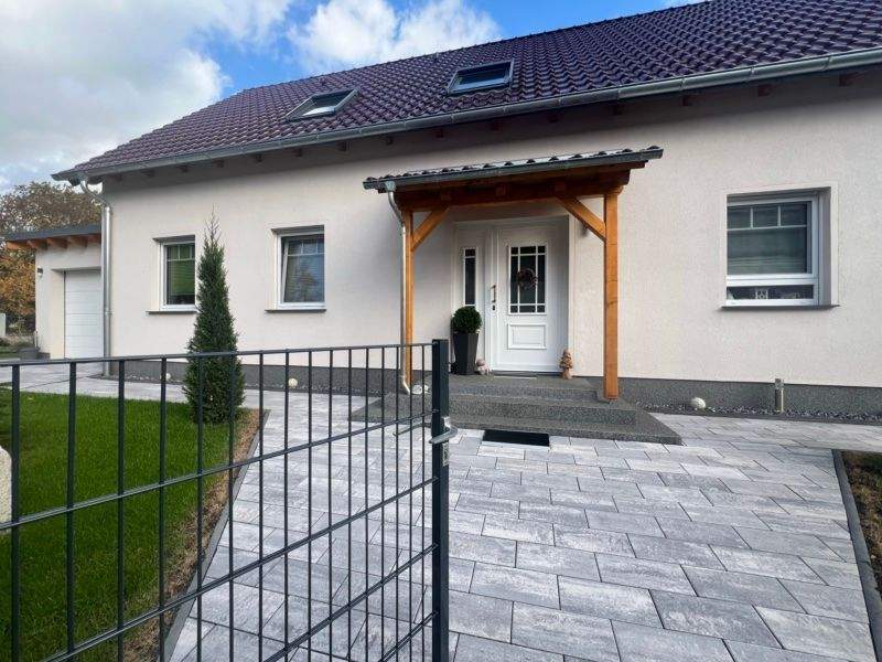 Thumbnail-Moderner Wohntraum A+ EFH mit Pool & Garage in Kliniknähe