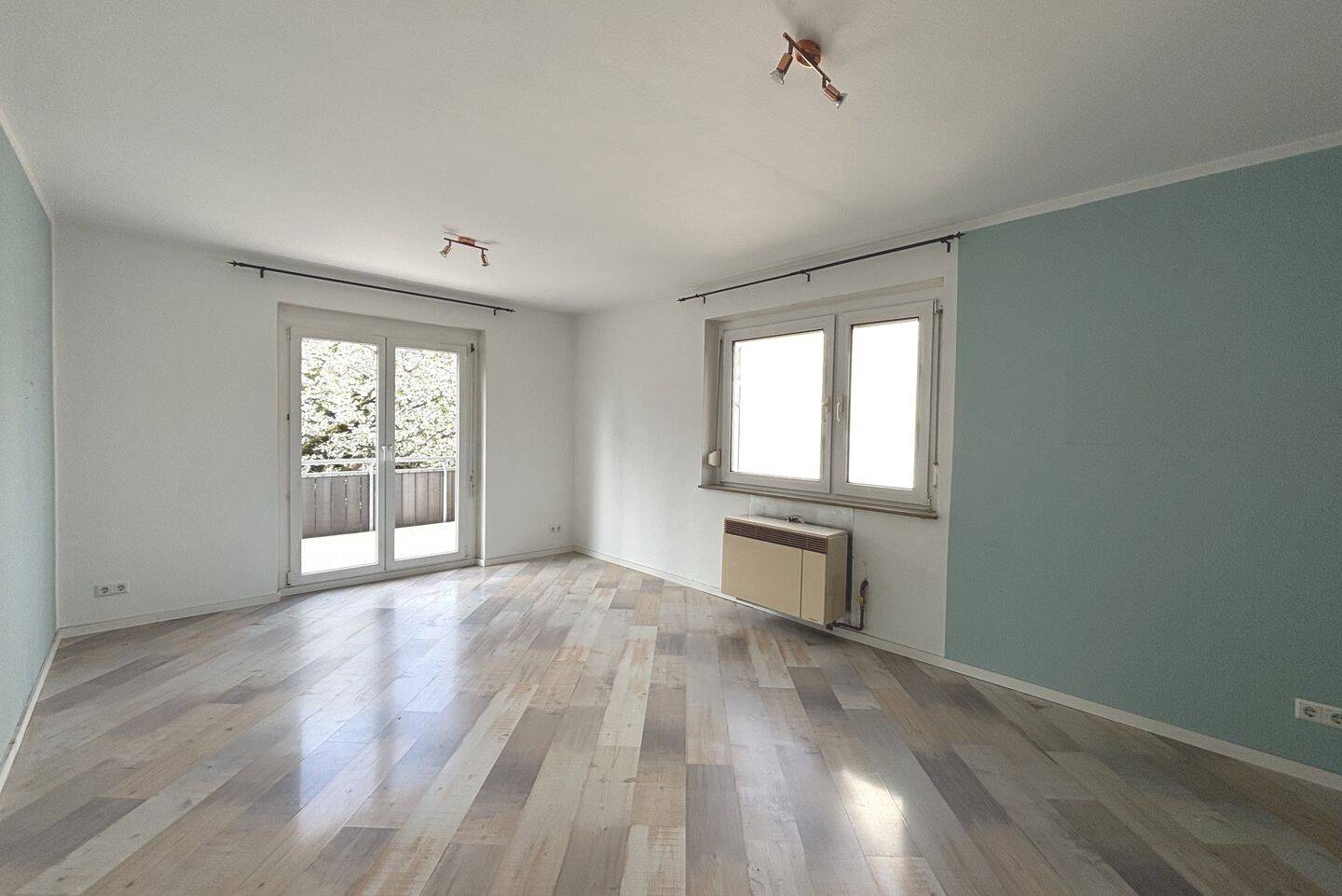 Thumbnail-Freie 4-Zimmer-Wohnung, ca. 84 m², Baujahr 1954, mit Balkon, Garage und Freisitz!