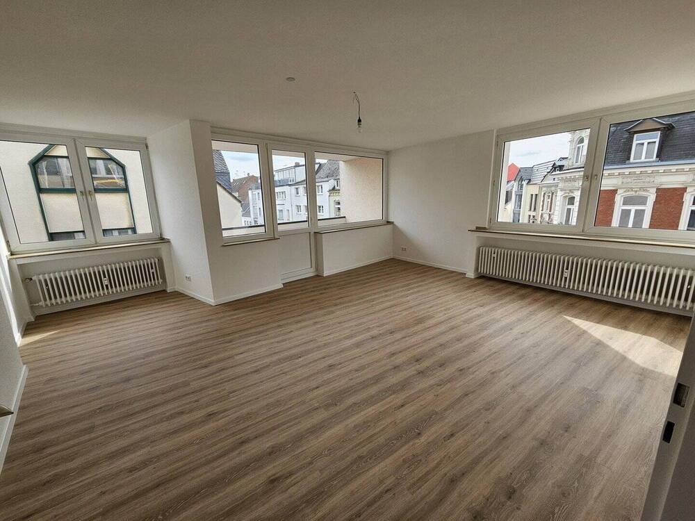 Thumbnail-Erstbezug nach Sanierung-3 Zimmer Wohnung mit Balkon - Fußgängerzone
