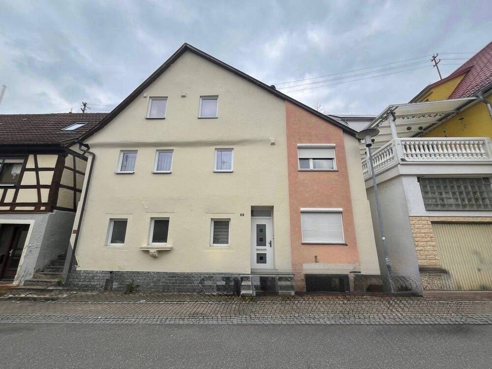 Thumbnail-Renoviertes älteres Einfamilienhaus mit kleinem Gartenbereich und Gartenlaube!