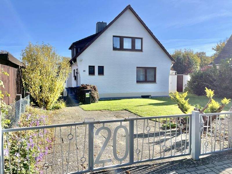 Thumbnail-Wohnhaus mit Einliegerwohnung auf Erbpacht-Grundstück in ruhiger Siedlungslage in Ratzeburg