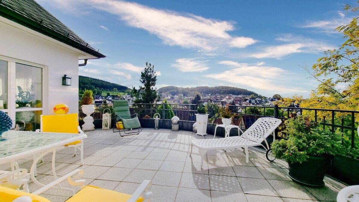 Thumbnail-Repräsentatives Einfamilienhaus mit herrlicher Aussicht in Linsengericht