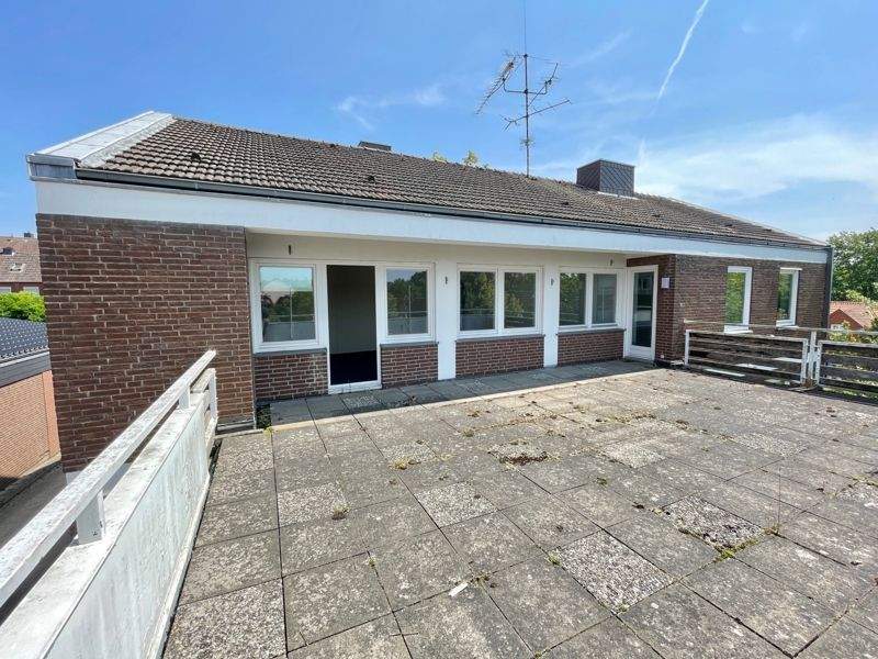 Thumbnail-Großes Gebäude mit 2 Einheiten und Parkplätzen als Projekt in der Innenstadt Ratzeburg -Erbpacht