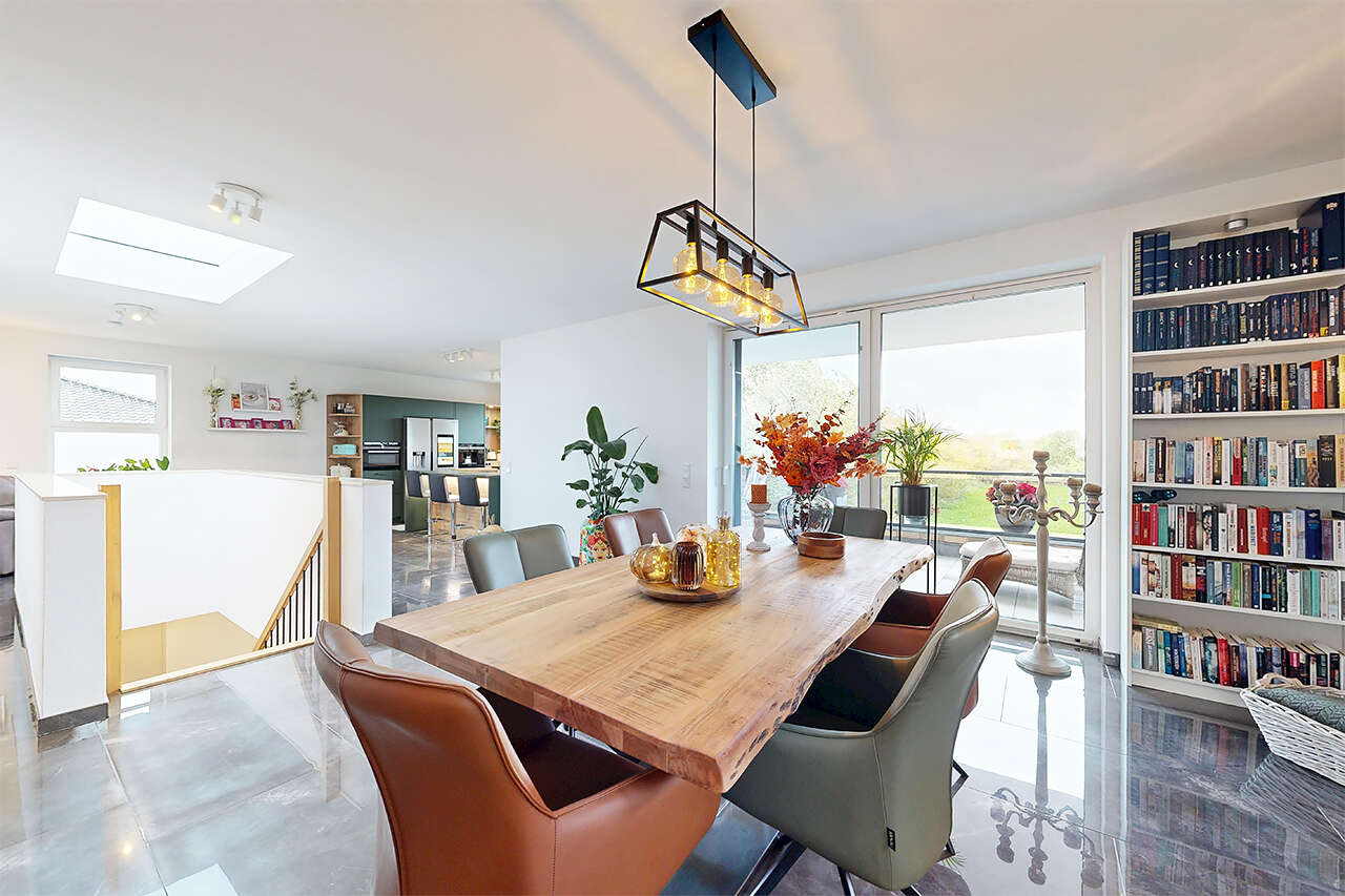 Thumbnail-PHI AACHEN - Einzigartiges Architektenhaus mit Balkon und Garage in idyllischer Lage von Marienberg!