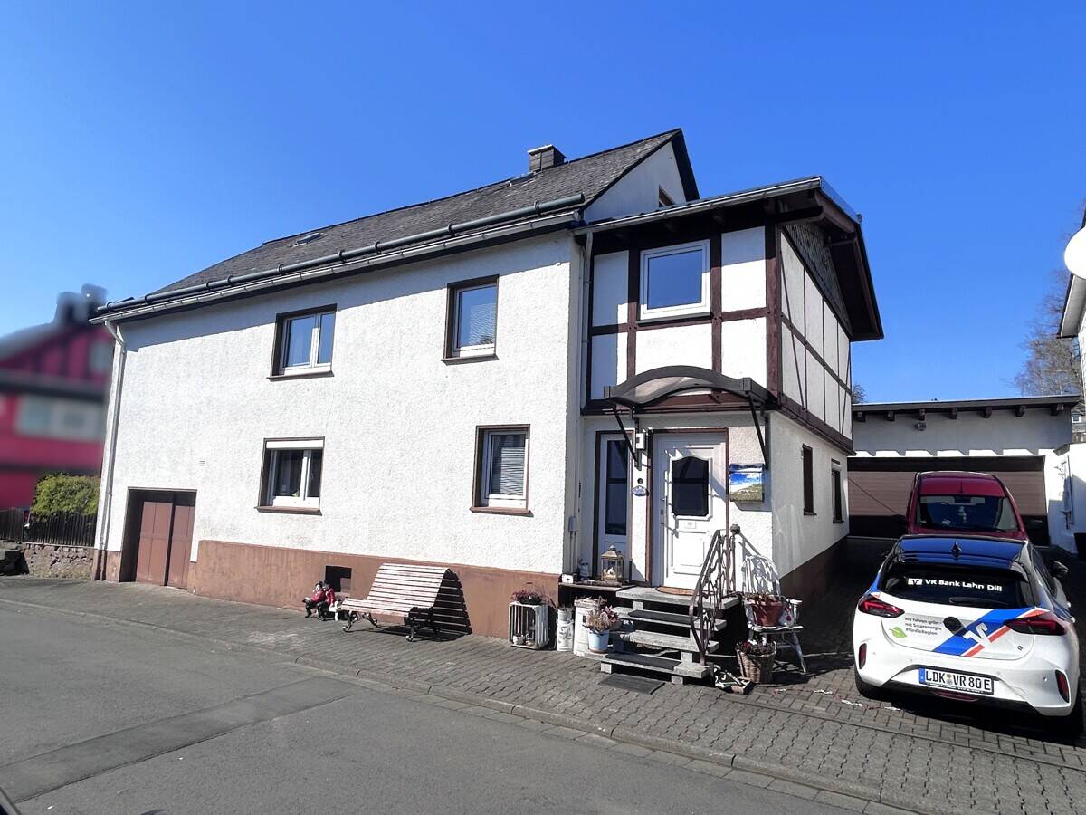 Thumbnail-Driedorf: Renoviertes Einfamilienhaus in der Ortsmitte