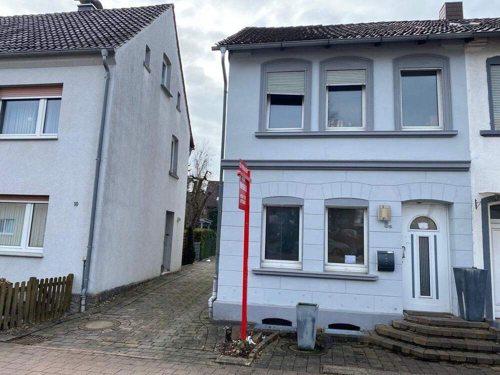 Thumbnail-Doppelhaushälfte mit Doppelgarage und 2 Carports in zentraler Lage von Steinheim