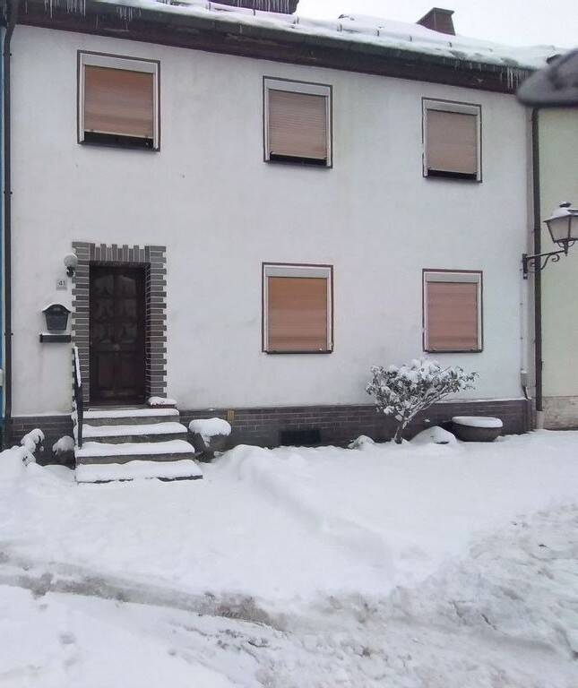 Thumbnail-Zwangsversteigerung - sanierungsbedürftiges Einfamilienhaus in Teuschnitz!