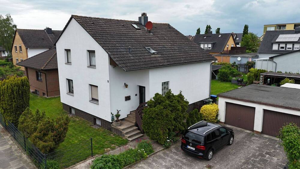 Thumbnail-2 Familienhaus mit großem Grundstück + 2 Garagen